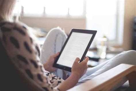 how many books does a kindle hold, and the evolving dynamics of digital reading